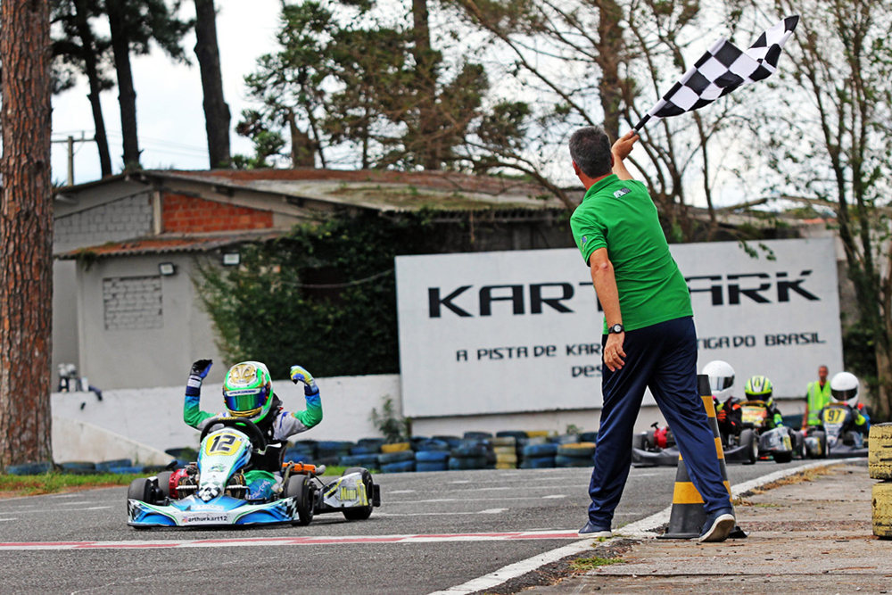 Curitiba Racing  Automóveis e automobilismo em Curitiba: 12º